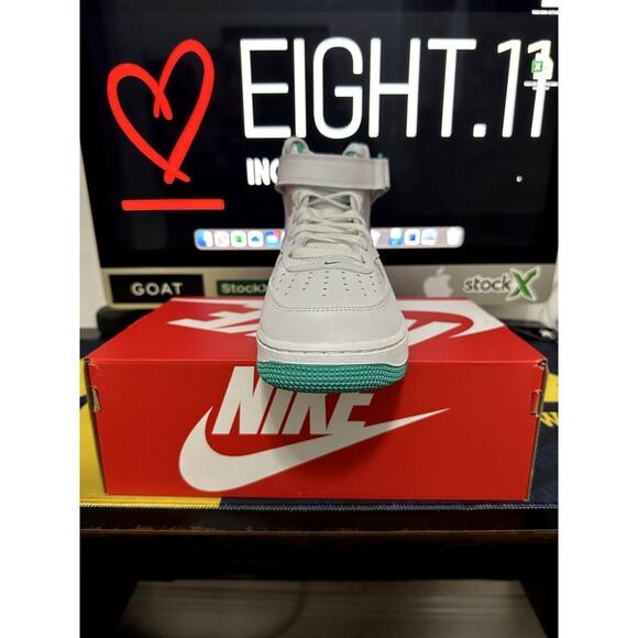 Air Force 1 Mid '07 Men's SIZE 10.5 White/Clear Jade DV0806-102 - Picture 3 of 6